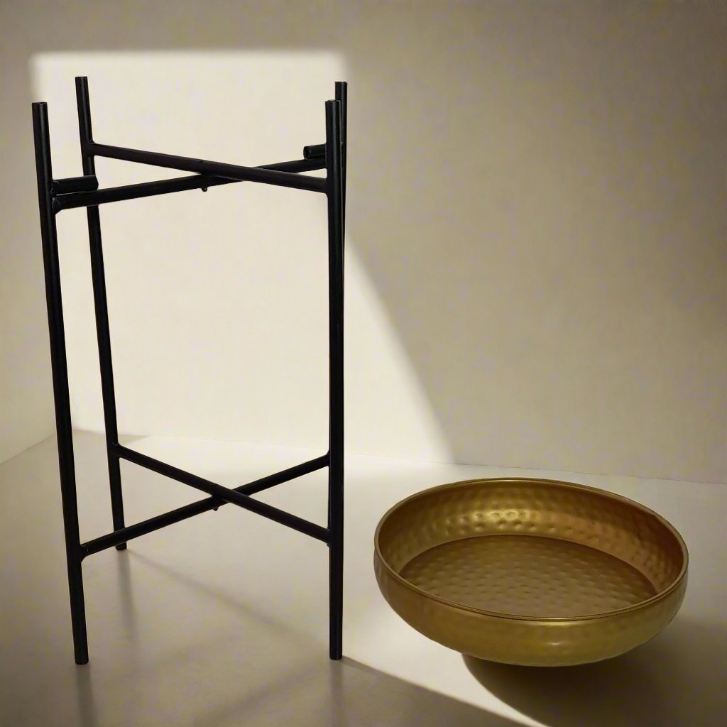 Metal Planter with Foldable Stand